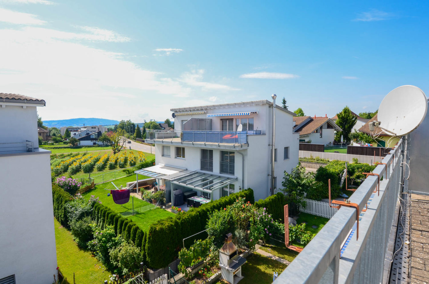 Einfamilienhaus mit Garten aus der Luft
